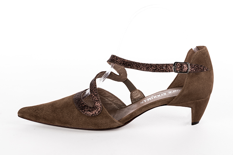 Chocolate brown women's open side shoes, with snake-shaped straps. Pointed toe. Low comma heels. Profile view - Florence KOOIJMAN